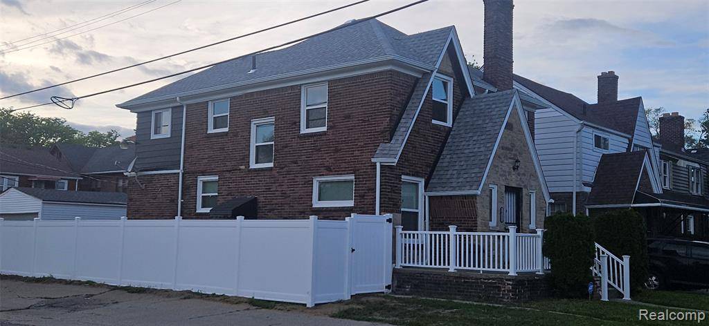 Detroit, MI 48221,16125 Linwood Street