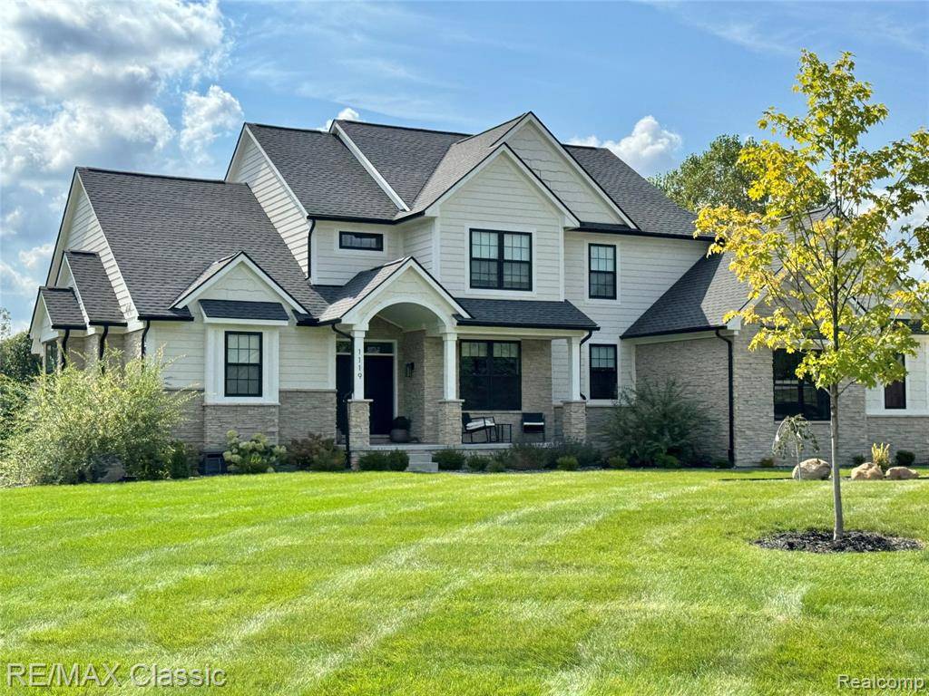 Milford Vlg, MI 48381,815 N Milford Road