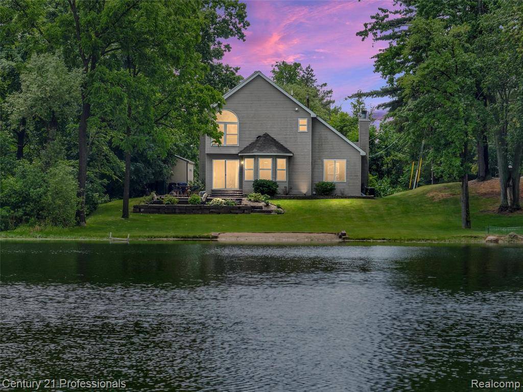 White Lake Twp, MI 48386,1052 Maple Heights Drive