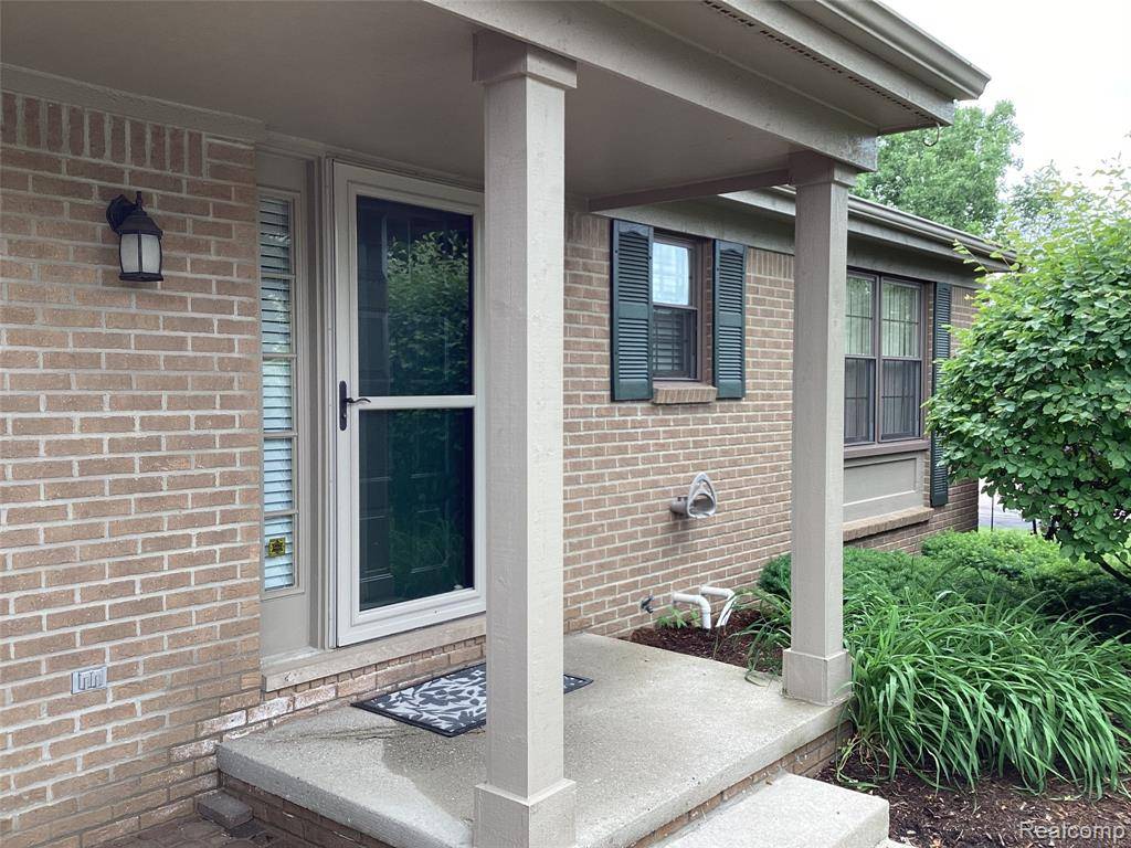 Farmington Hills, MI 48331,38547 Darbyshire
