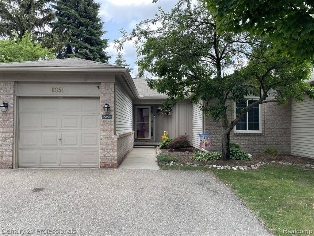 Westland, MI 48185,6850 Deerhurst Drive