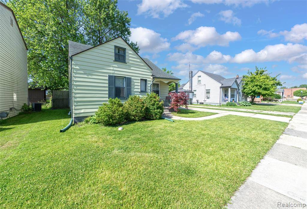 St. Clair Shores, MI 48080,22410 Glen Court
