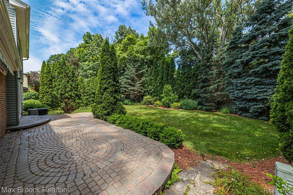 Troy, MI 48085,683 Thurber Drive
