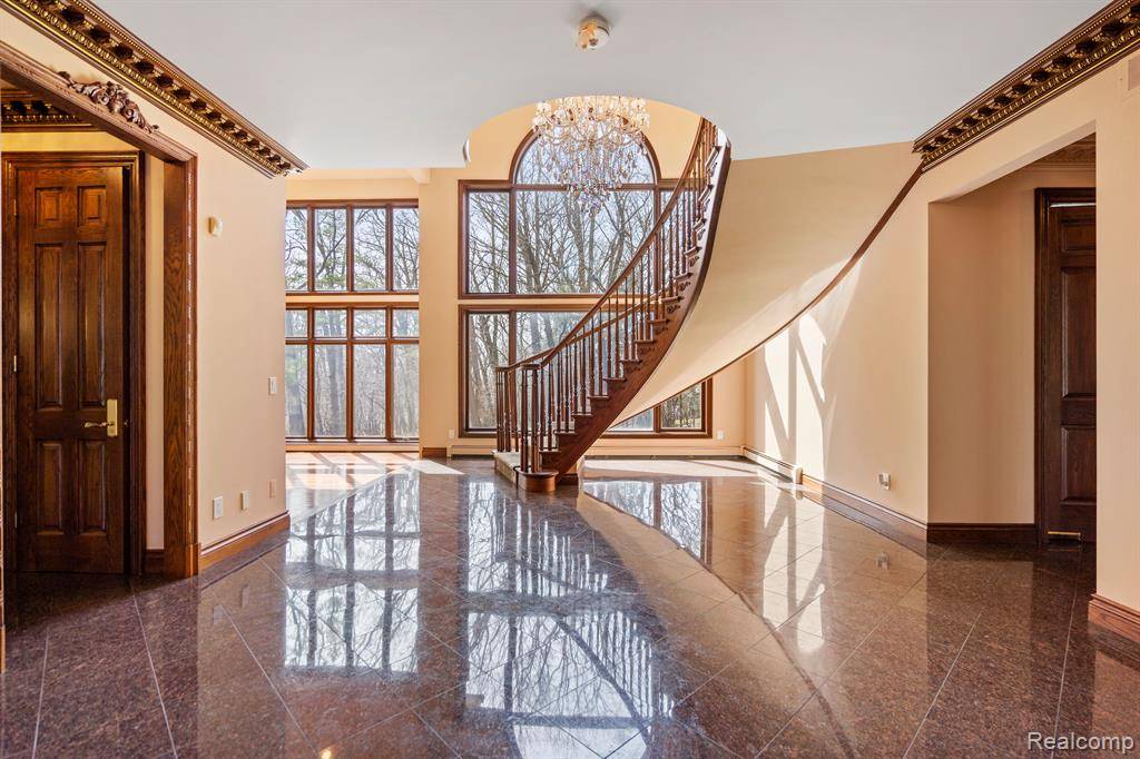 Bloomfield Twp, MI 48302,5148 CREST KNOLLS