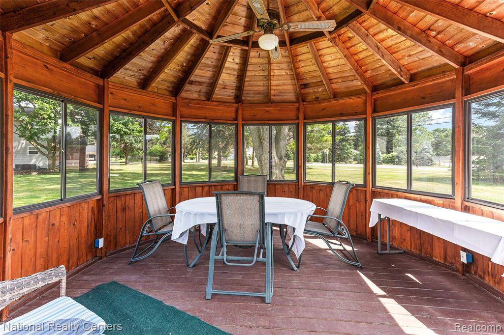 Wixom, MI 48393,1306 Bishops Terrace