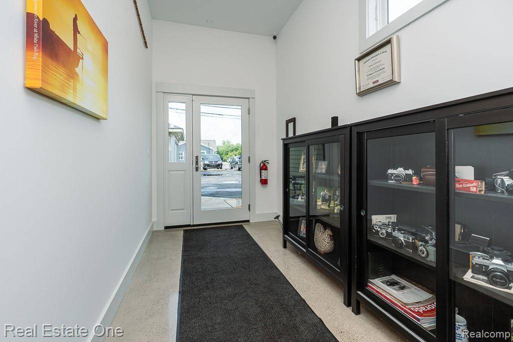 Rochester, MI 48307,426 W University Drive