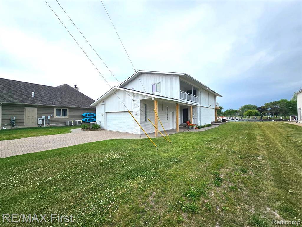 Harrison Twp, MI 48045,38025 Huron Pointe Drive