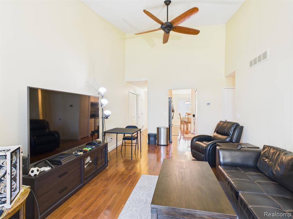 Clinton Twp, MI 48038,38772 Windmill Pointe N