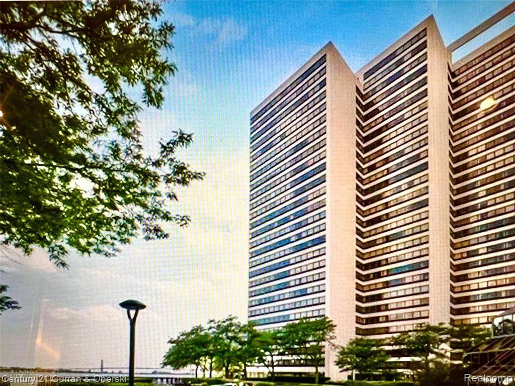 Detroit, MI 48226,1001 W JEFFERSON AVE # 300/6J Bldg#: 300