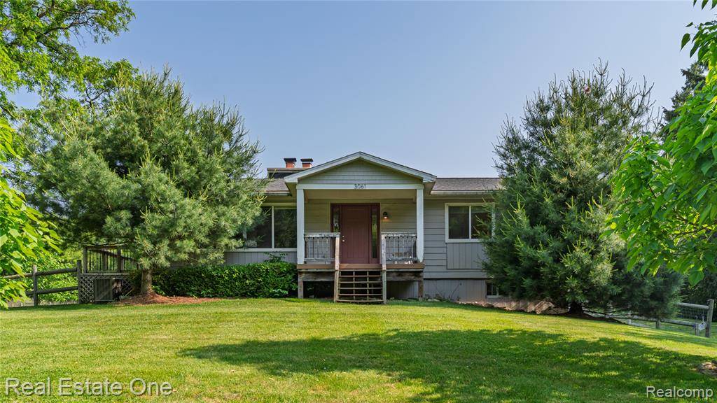 Highland Twp, MI 48356,3061 Cooley Lake Rd. Road