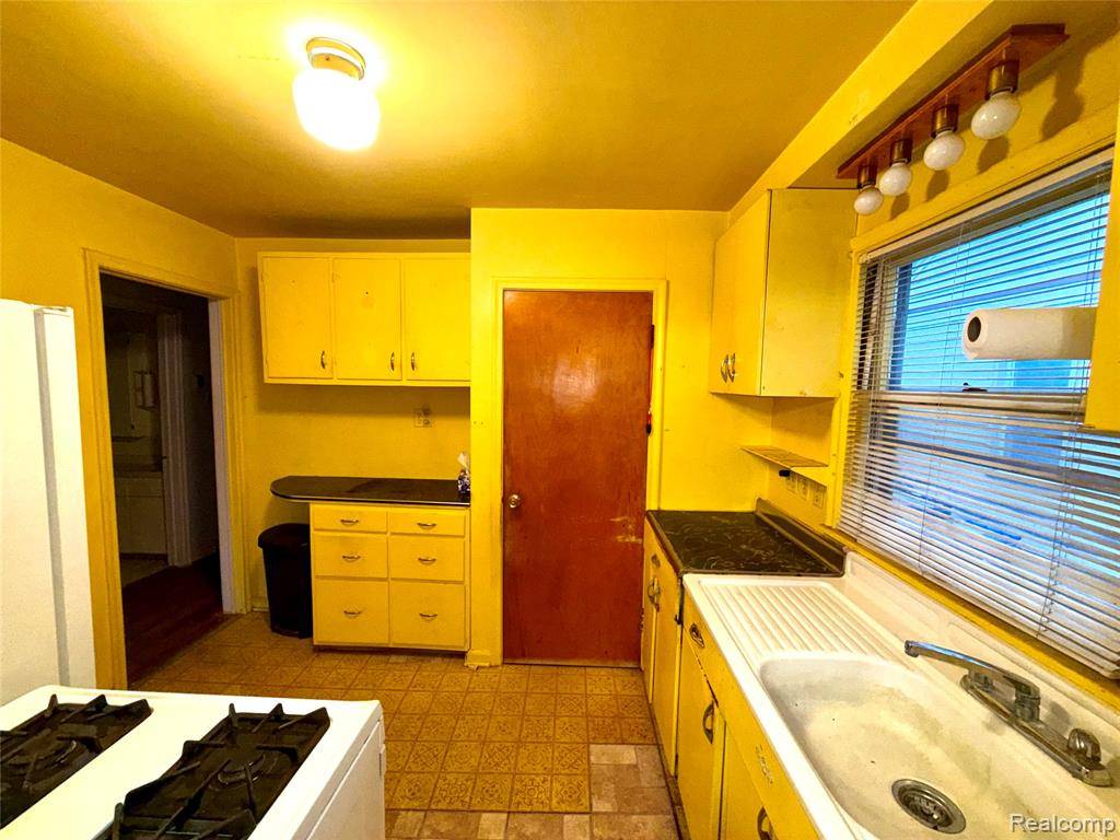 Inkster, MI 48141,26645 Ross Street