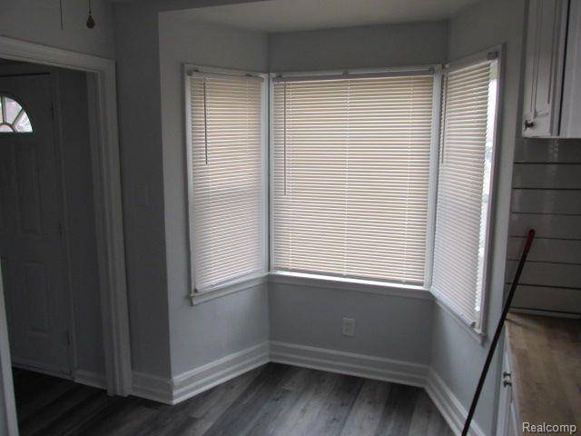 Lincoln Park, MI 48146,953 NEW YORK Avenue
