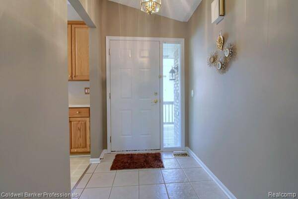 Farmington Hills, MI 48335,35193 Knollwood Lane