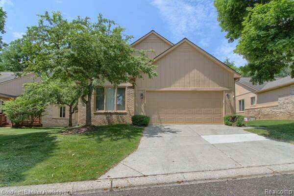 Farmington Hills, MI 48335,35193 Knollwood Lane