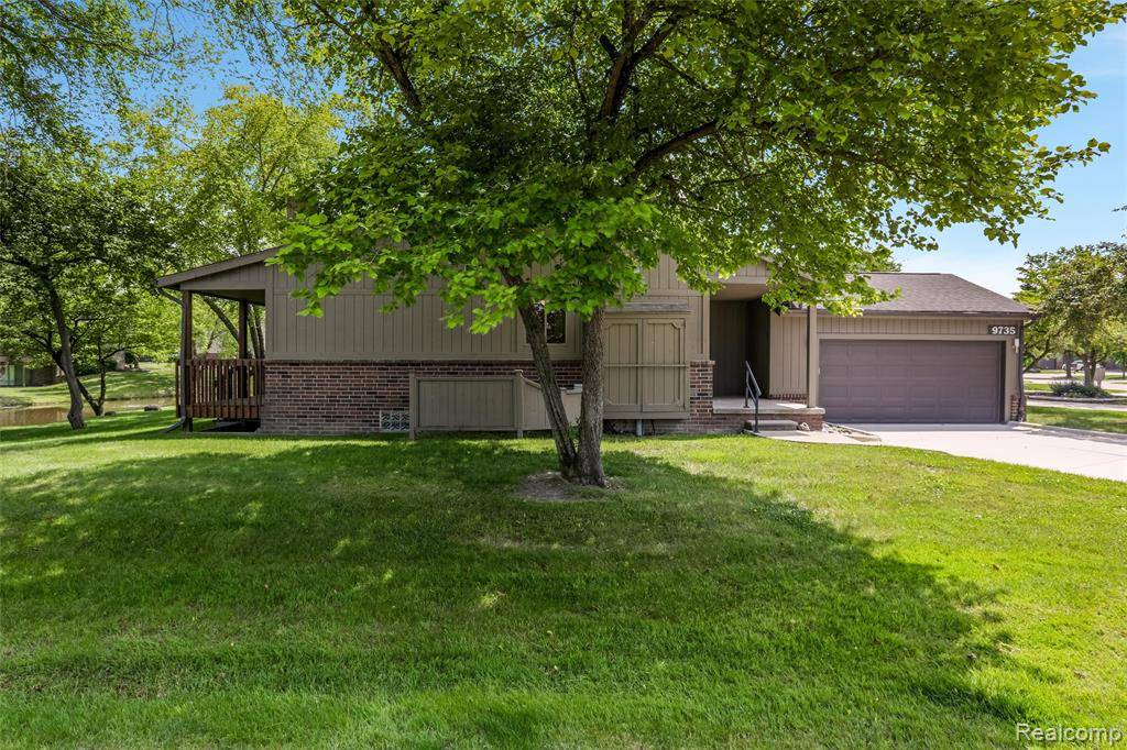 Grosse Ile Twp, MI 48138,9735 Hawthorne Glen Drive