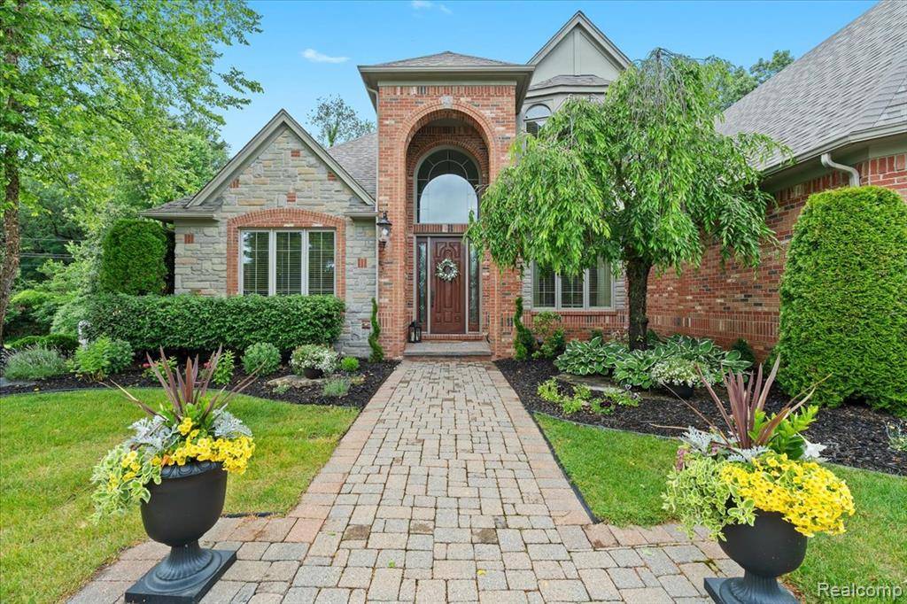 Green Oak Twp, MI 48178,10734 Stoney Point Drive