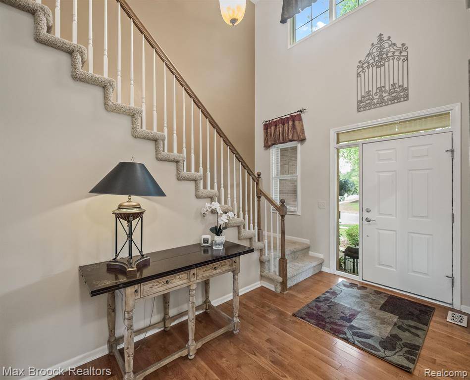 Commerce Twp, MI 48382,6144 Strawberry Circle