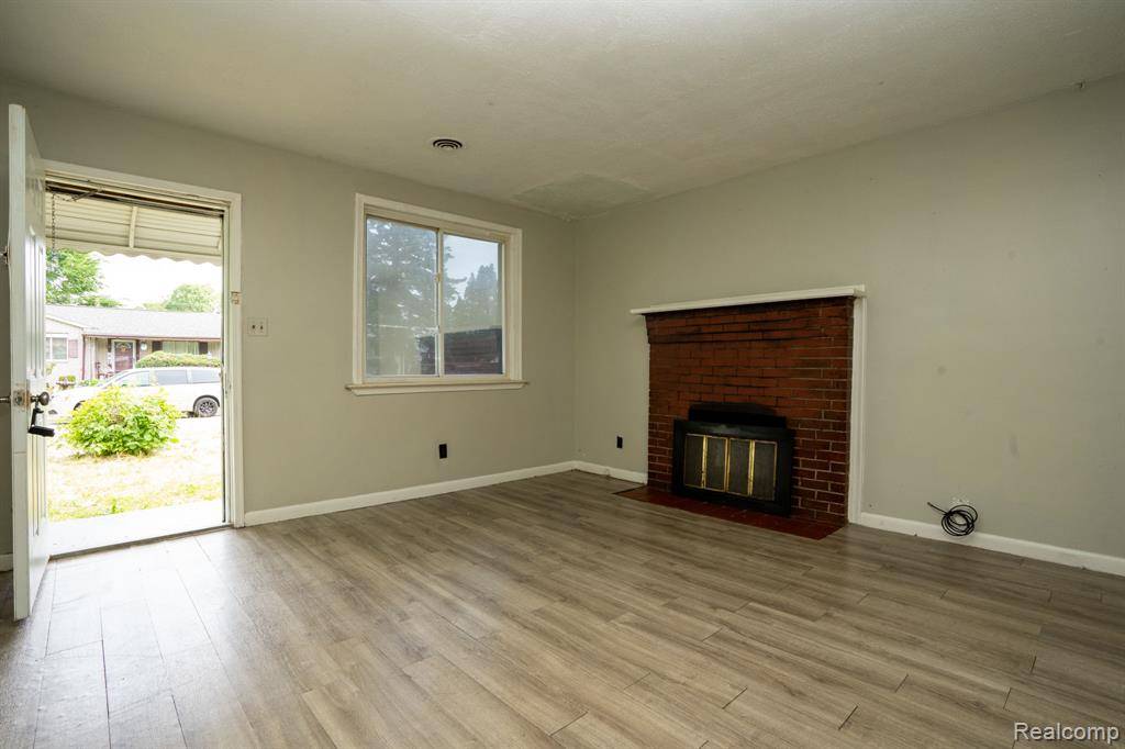 Clinton Twp, MI 48035,21890 Sharkey Street