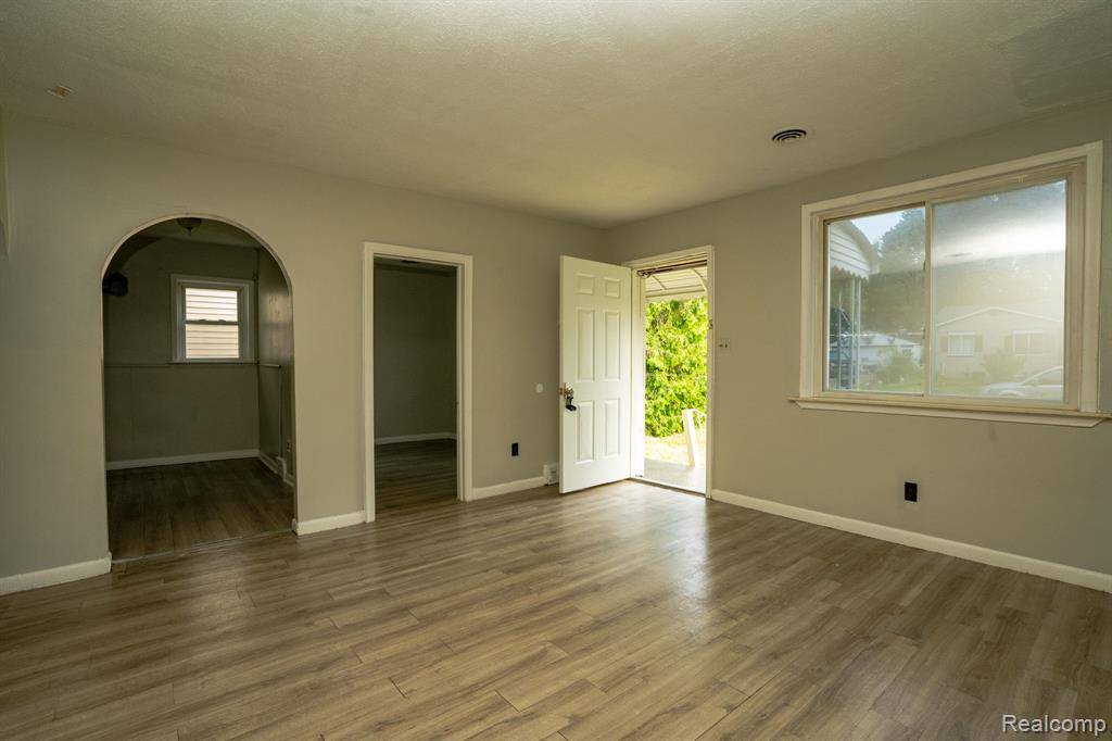 Clinton Twp, MI 48035,21890 Sharkey Street