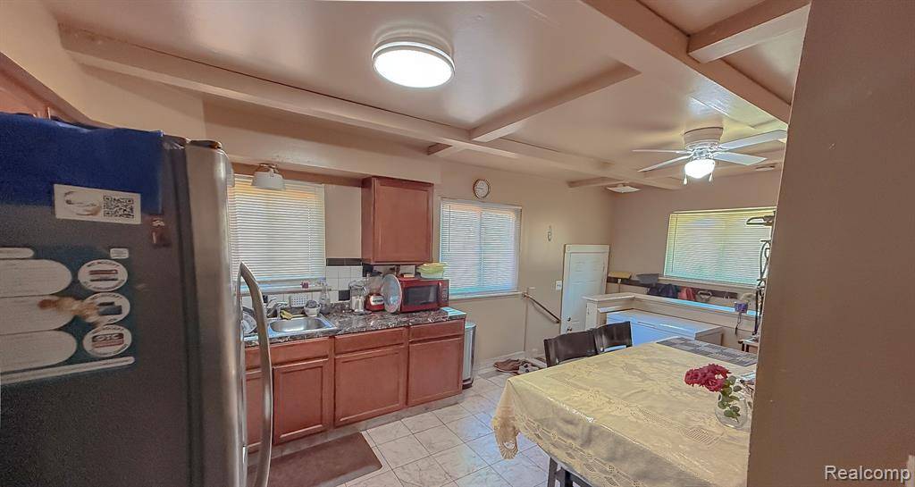 Allen Park, MI 48101,15257 PARIS Street