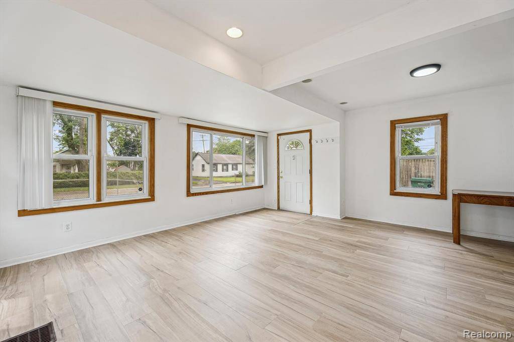 Ypsilanti, MI 48198,823 Hawthorne Avenue
