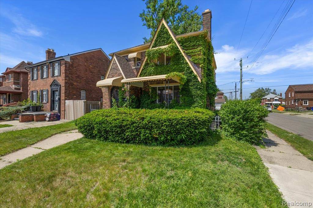 Detroit, MI 48221,17617 Indiana Street