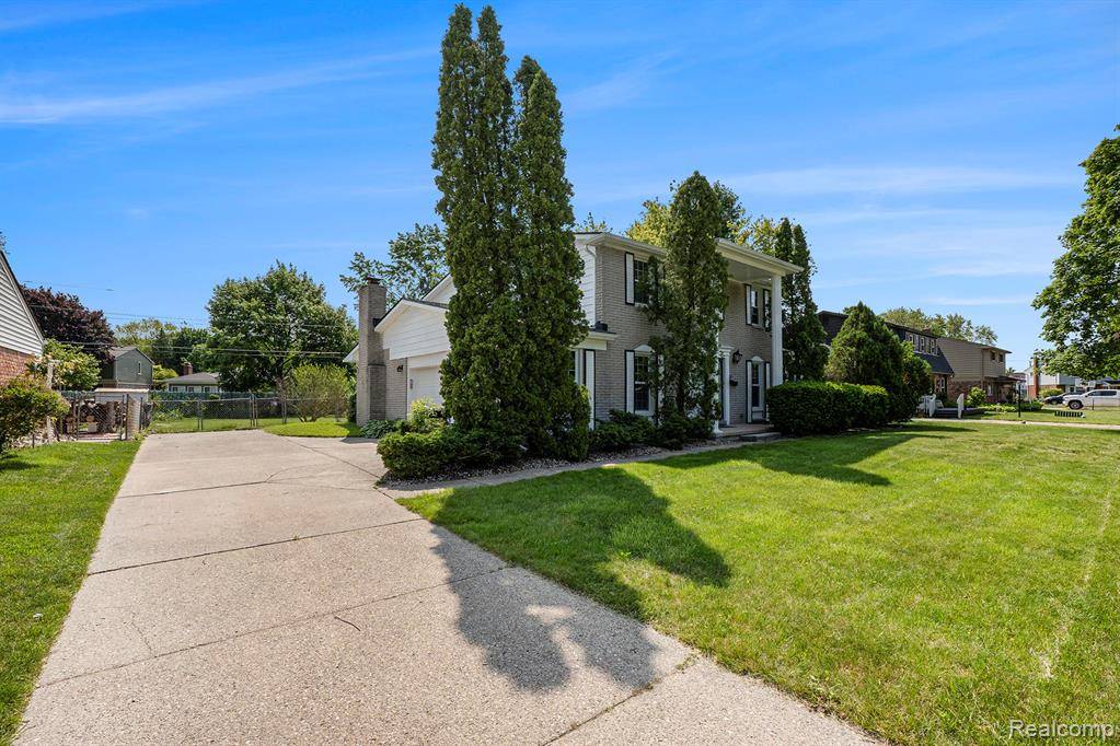Livonia, MI 48152,17346 Fairway Street