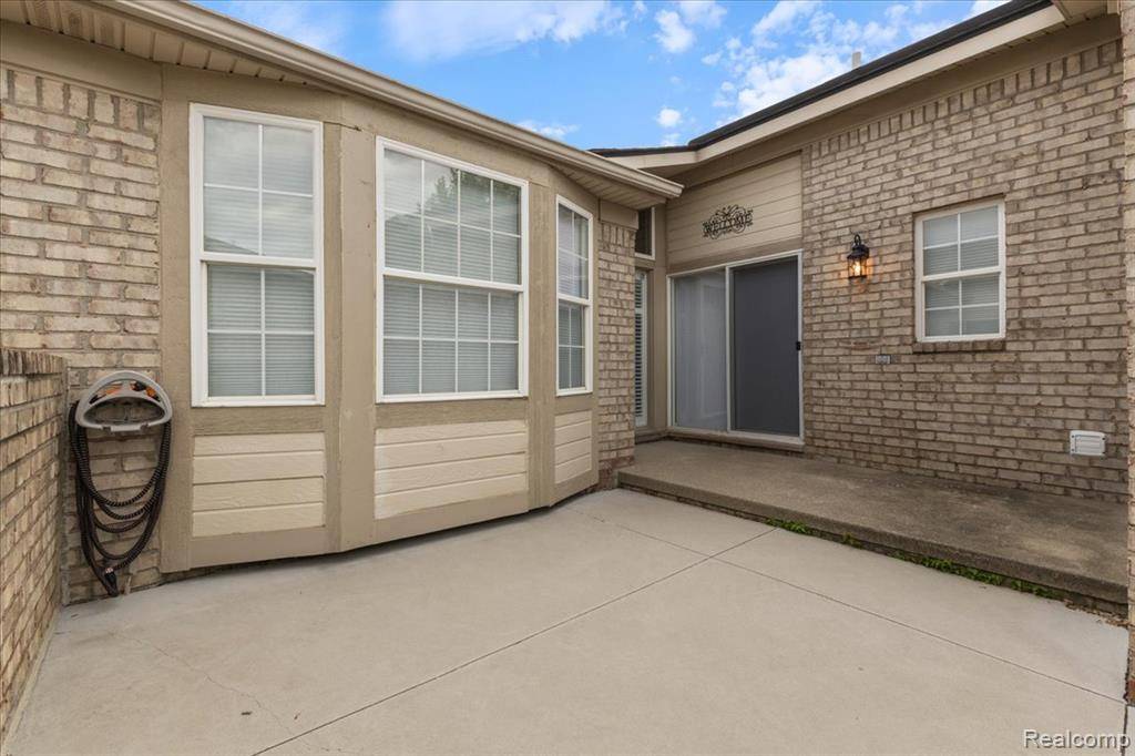 Macomb Twp, MI 48044,17703 Pleasant Valley Drive