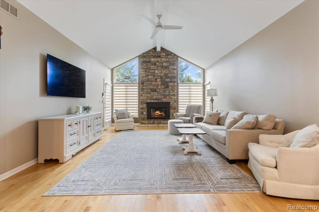 Macomb Twp, MI 48044,17703 Pleasant Valley Drive