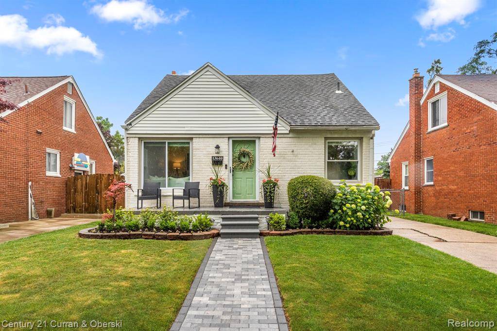 Oak Park, MI 48237,13640 Hart Street