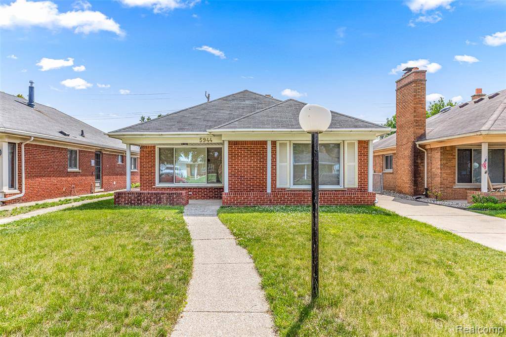 Dearborn Heights, MI 48127,5944 Hubbell Street