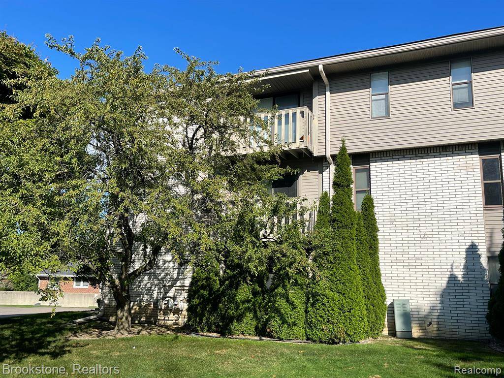 Farmington Hills, MI 48334,31993 W 12 MILE Road 307