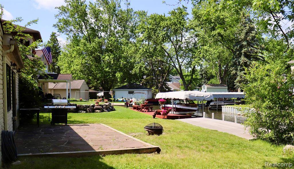 Waterford Twp, MI 48329,7044 Desmond Road