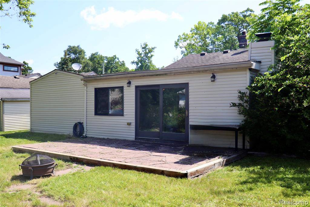 Waterford Twp, MI 48329,7044 Desmond Road