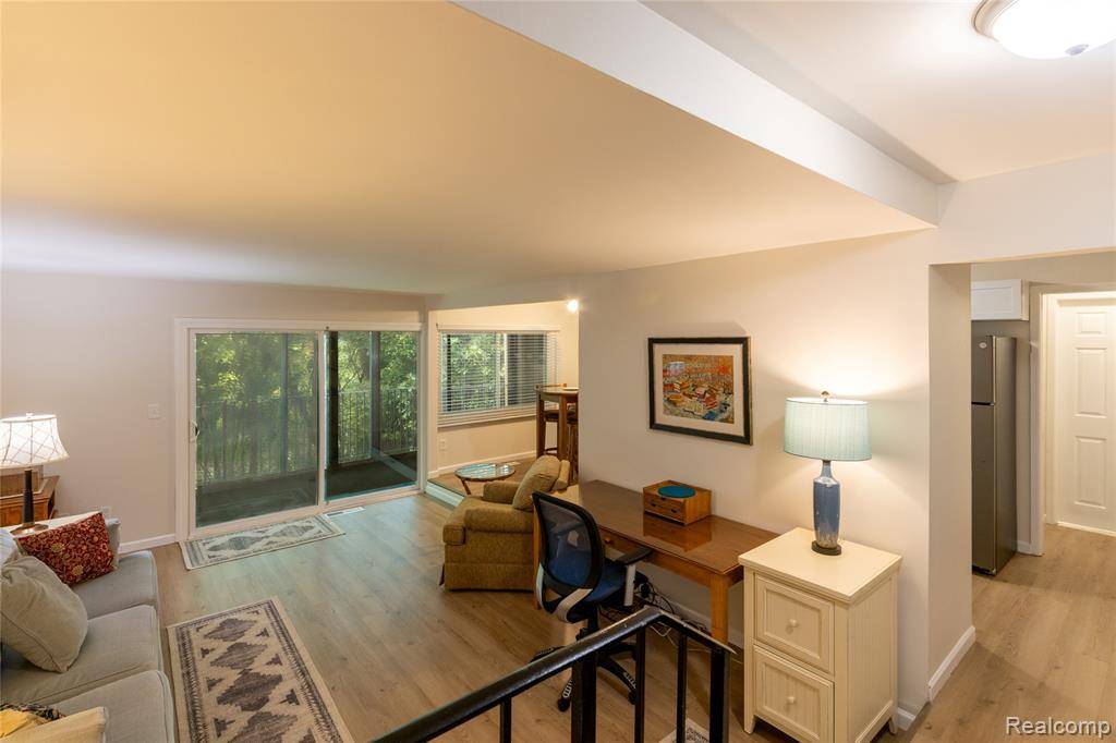Livonia, MI 48154,16591 Middlebelt Rd Middlebelt Road Unit 4