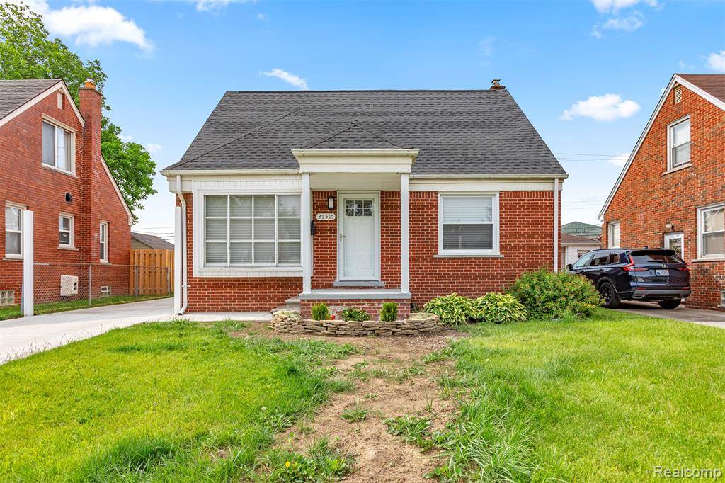 Dearborn Heights, MI 48125,25545 OAKLAND Drive