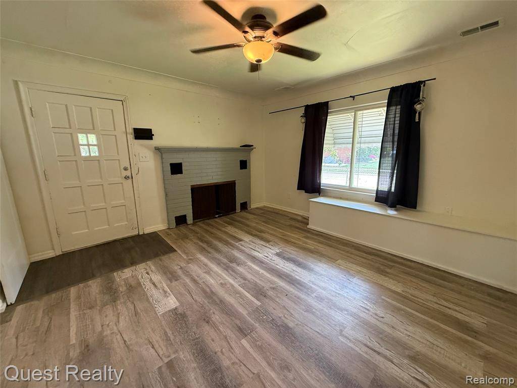 St. Clair Shores, MI 48082,21738 Evergreen Street