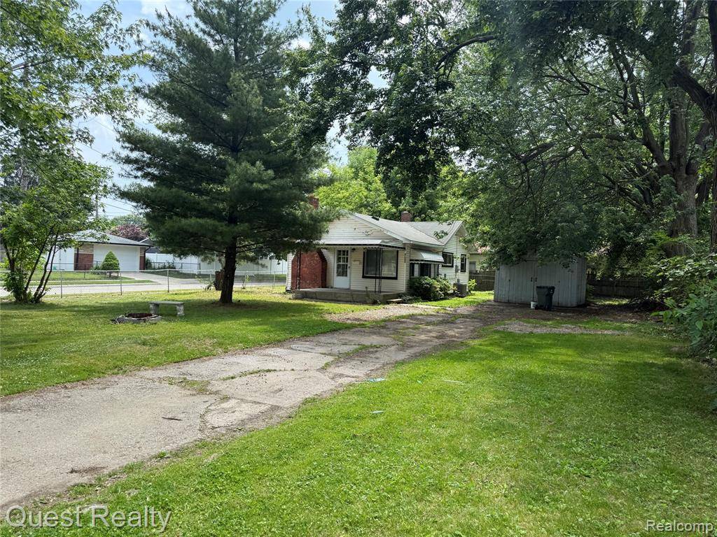 St. Clair Shores, MI 48082,21738 Evergreen Street