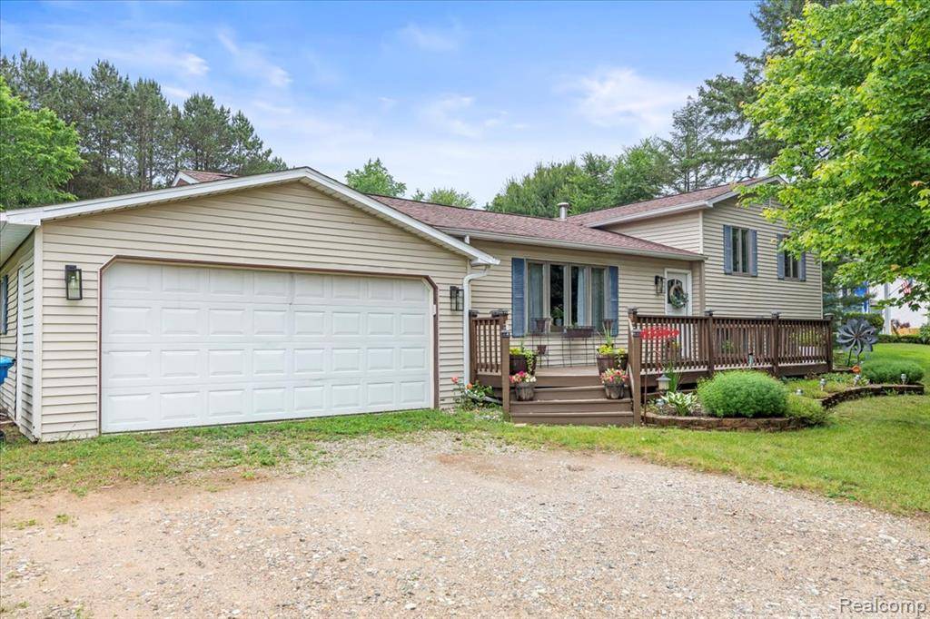 Lapeer, MI 48446,2471 Springfield Drive