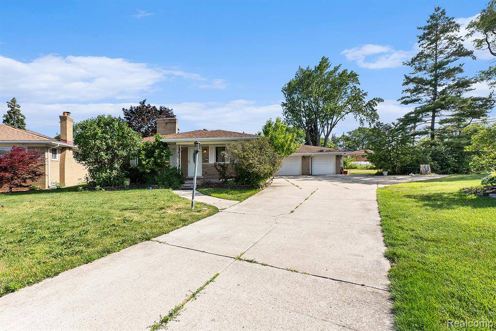 Warren, MI 48093,29242 Lorraine Avenue