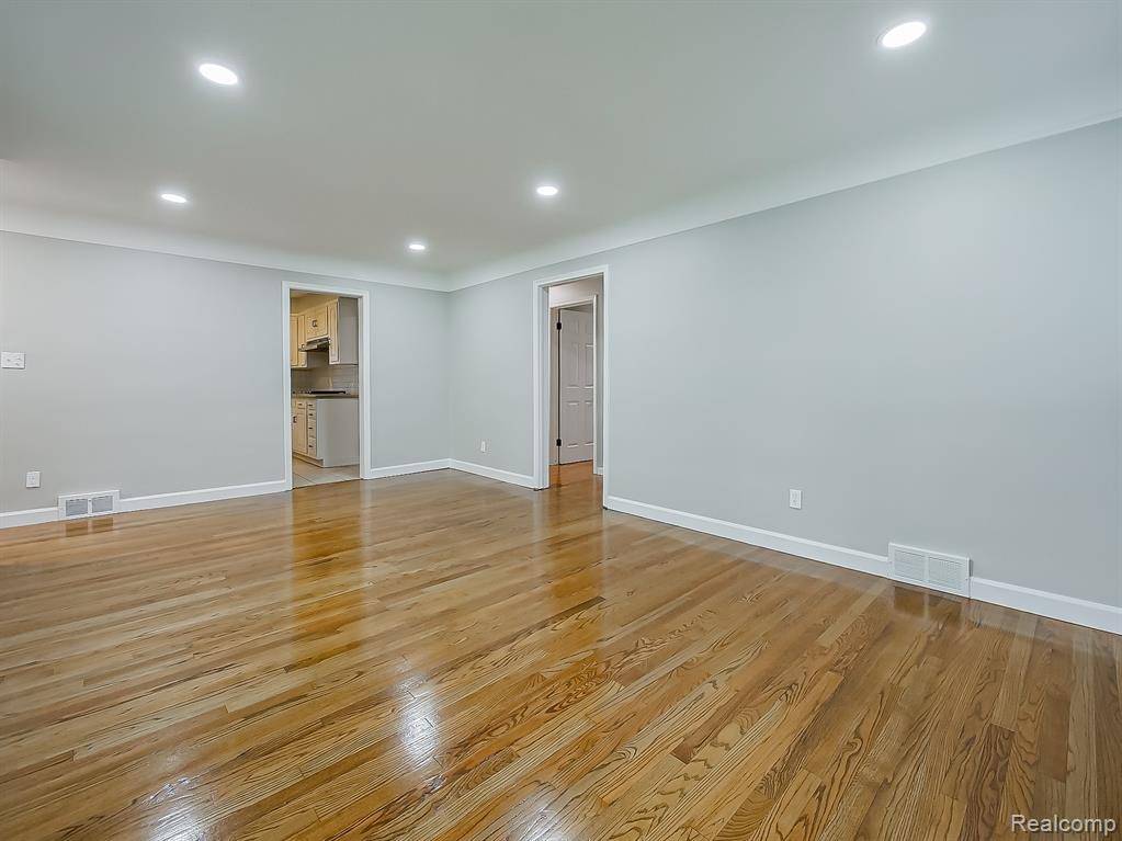 St. Clair Shores, MI 48080,24620 Wood Street
