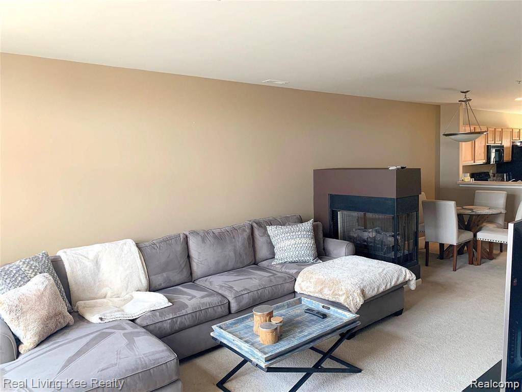 Troy, MI 48084,1570 Devon Lane