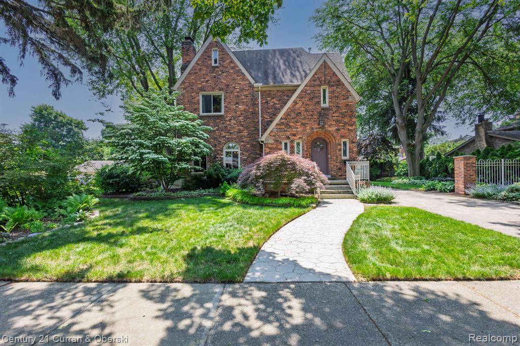 Dearborn, MI 48128,21975 WILDWOOD Street