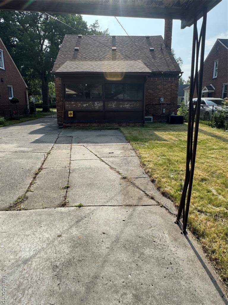 Detroit, MI 48219,19421 Huntington Road