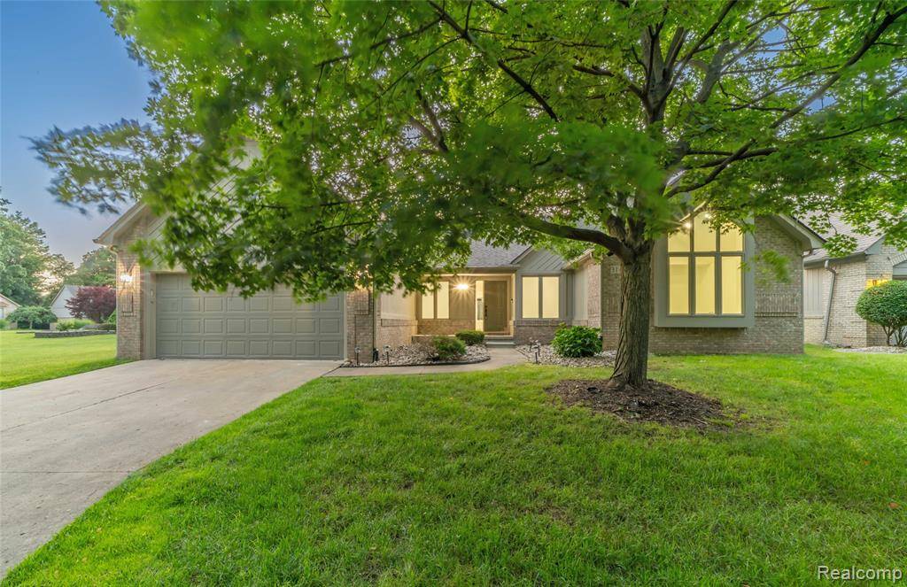 West Bloomfield Twp, MI 48324,3145 Point Of The Woods Drive