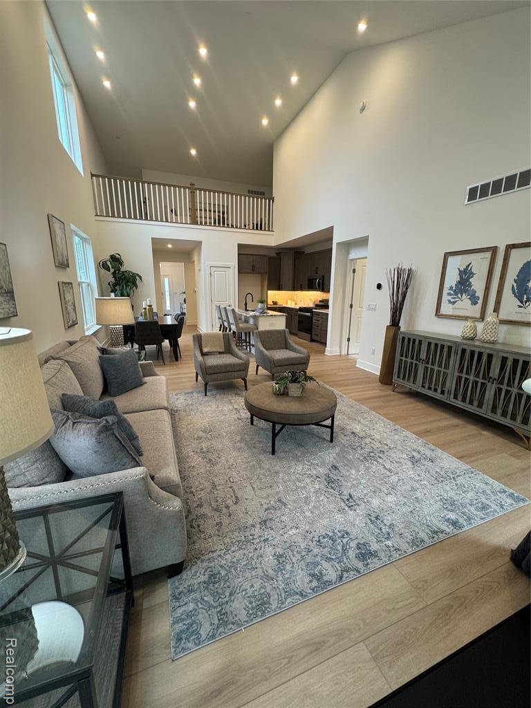 West Bloomfield Twp, MI 48323,5332 Trail Vista Dr