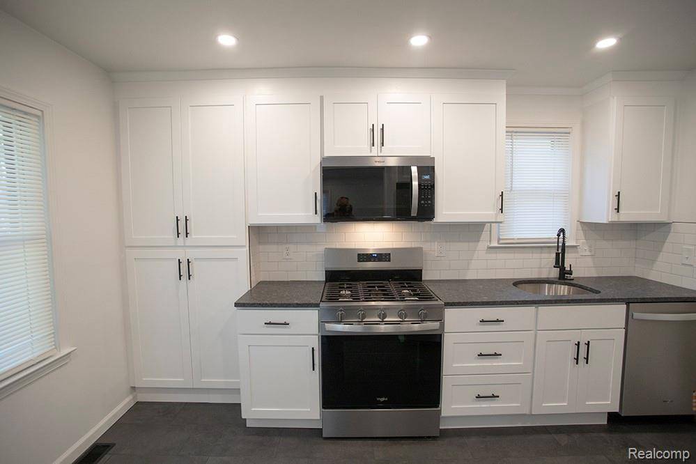 Royal Oak, MI 48067,1402 Owana Ave