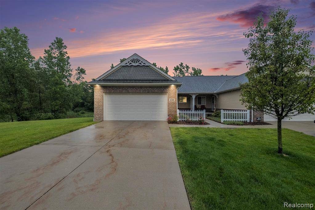 Fenton, MI 48430,698 Shoreline Drive