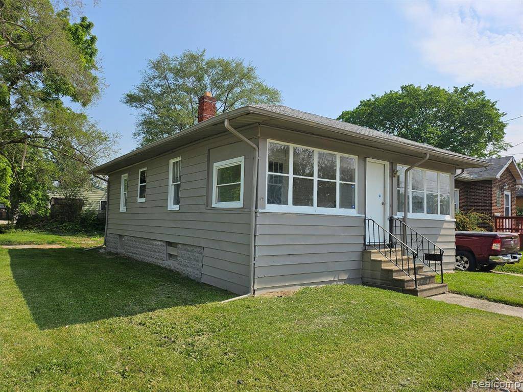 Flint, MI 48507,1102 W Atherton Road W