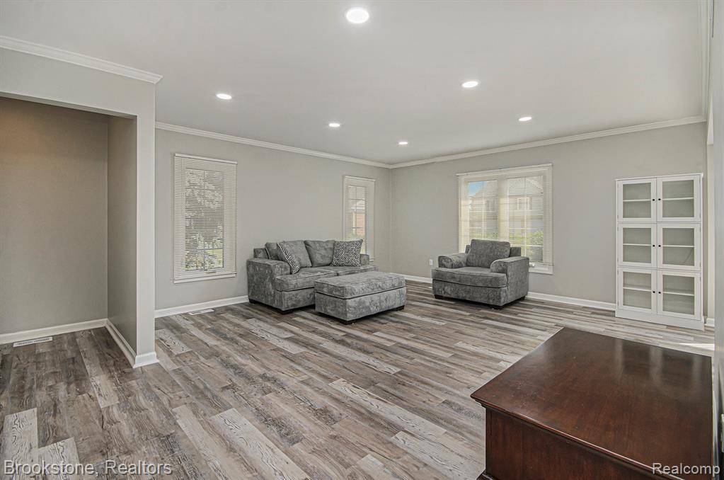 Clinton Twp, MI 48036,37470 Stonegate Circle 109